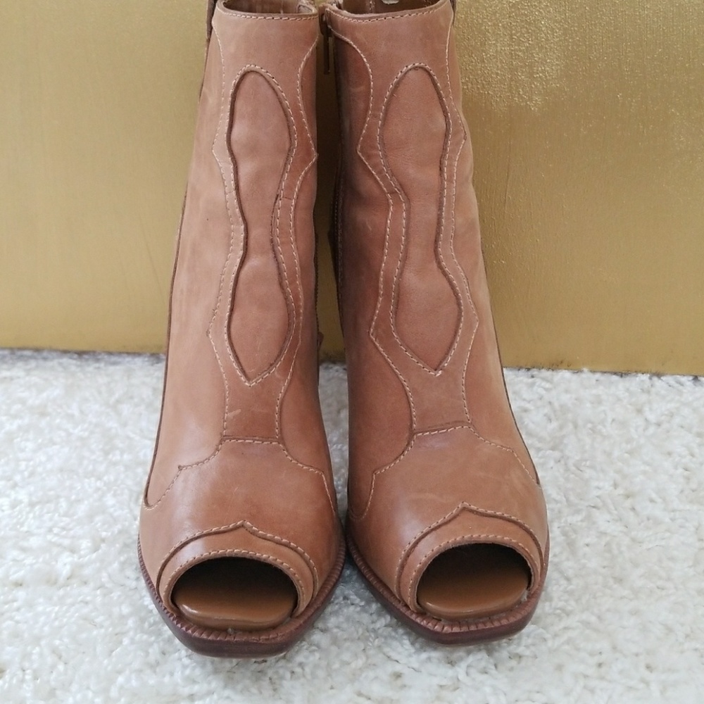 BG - Wartol Peep toe bootie